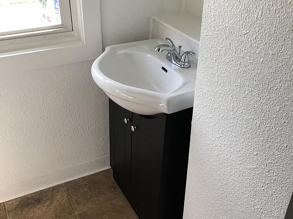 Bathroom (Photo #2)