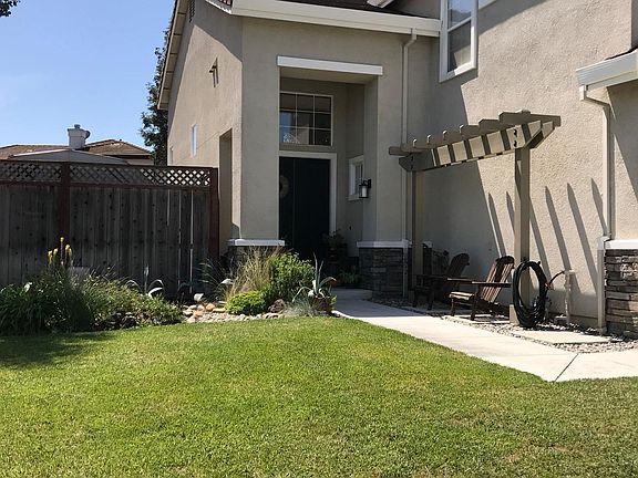 3rd image of 812 Padova Dr