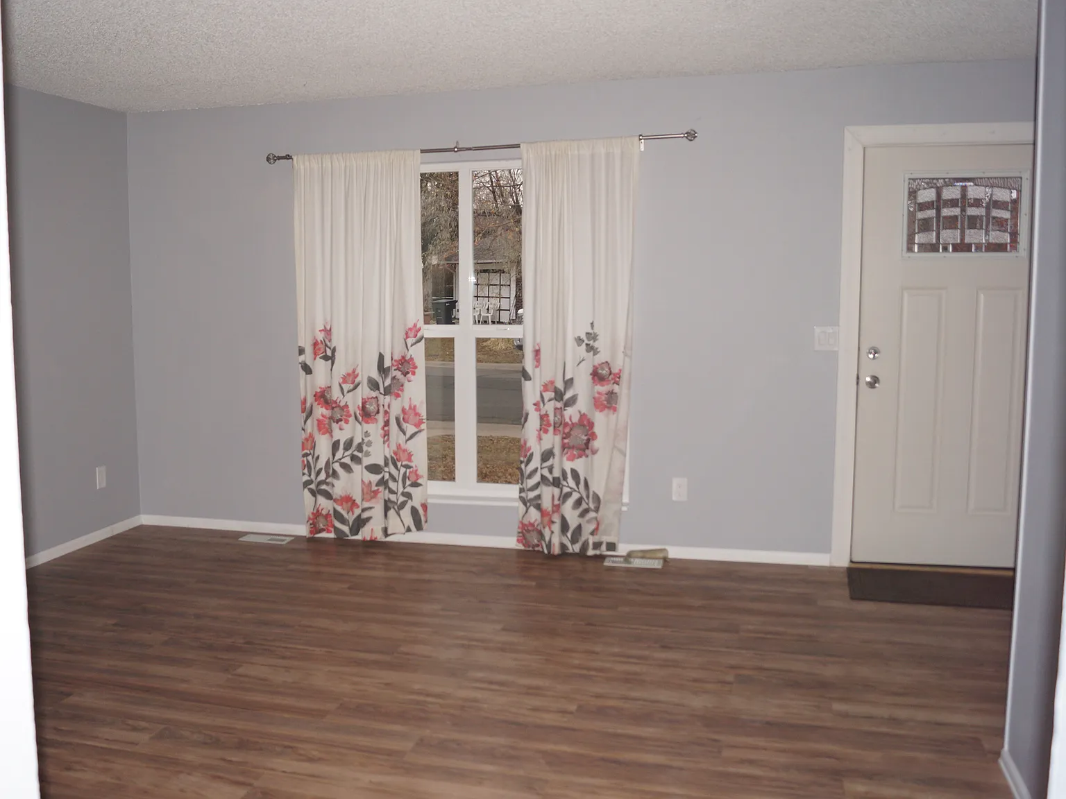 4 bed, 1728 sqft, $2,850 — Photo 4