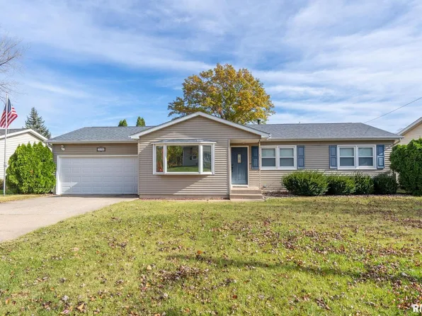 2696 9th St, East Moline, IL 61244