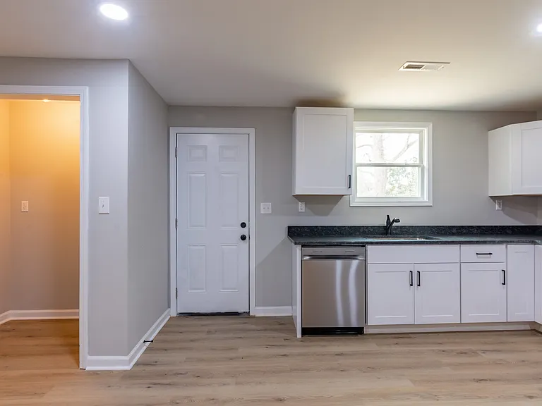 200 James St #1 — Photo 3