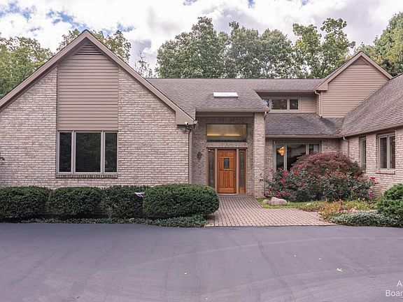 2nd image of 4596 Boxwood Ct