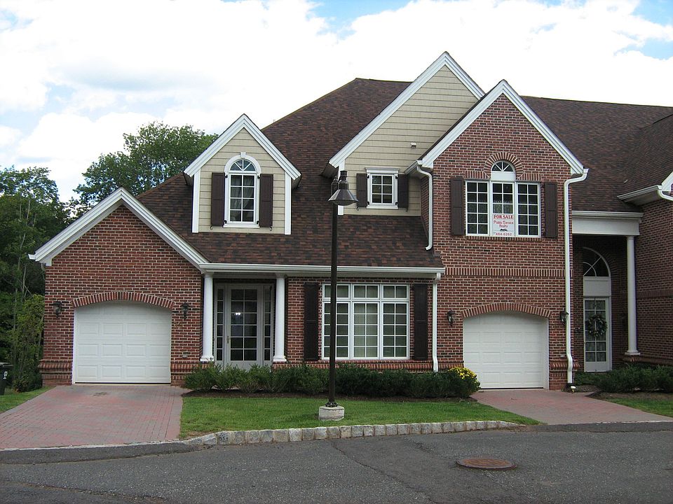 Front - 1 car garage