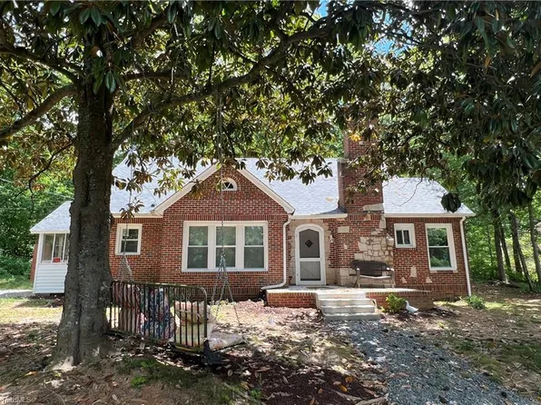 256 N Harvard St, Denton, NC 27239