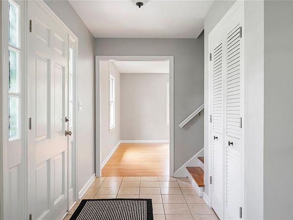 5th image of 5821 Eastview Ct