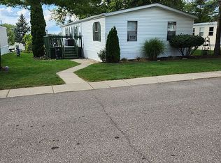254 Traverse St, New Hudson, MI 48165