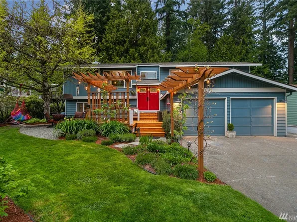 907 104th Pl SE, Everett, WA 98208