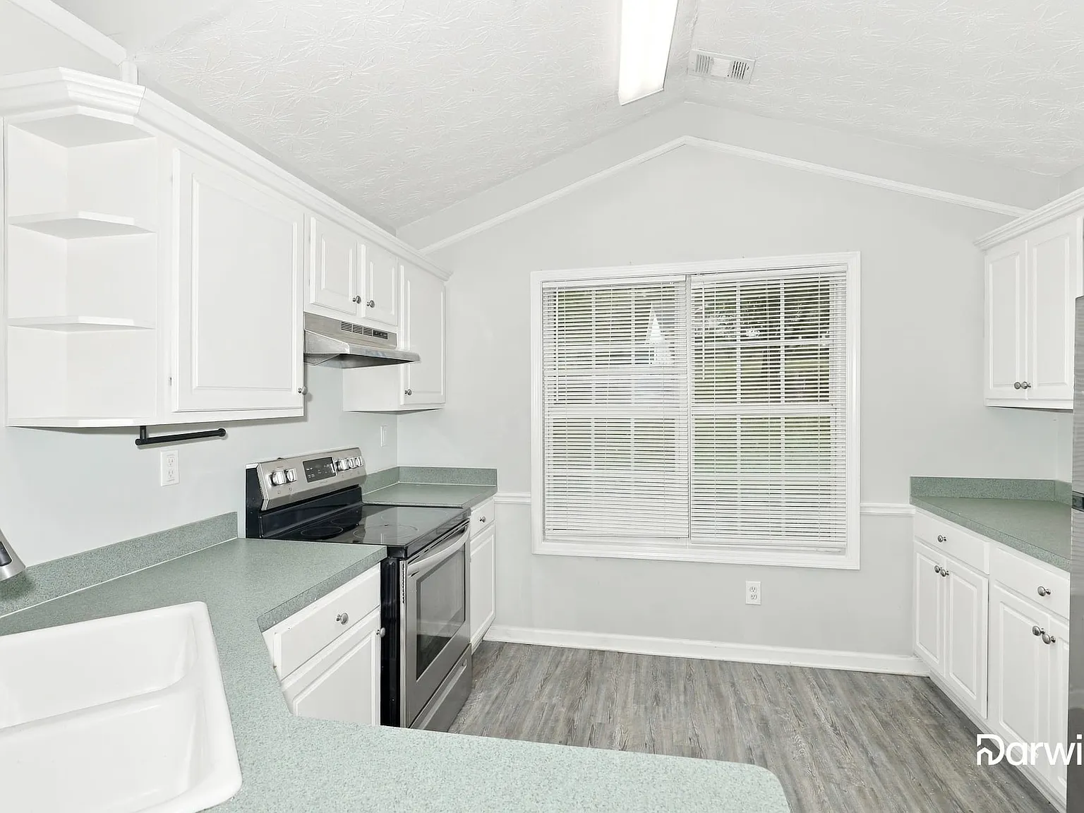 3 bed, 2.0 bath, 1260 sqft, $1,625 — Photo 2