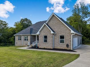 400 Mockingbird Ln, Hartsville, TN 37074