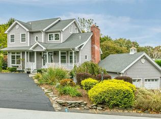 31 Landing Rd, Huntington, NY 11743