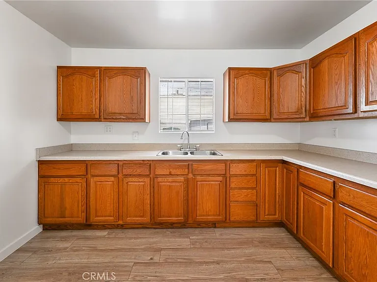 15329 S Paramount Blvd — Photo 15