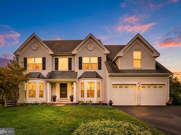 3rd image of 4960 Stillwater Cir
