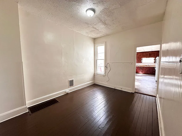 925 W College Ave — Photo 7