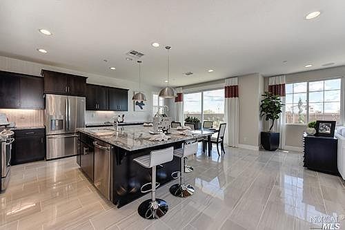 4th image of 219 Water Lily Cir