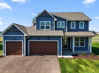 1513 Creekwood Dr, New Richmond, WI 54017