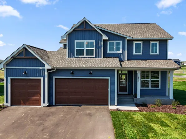 1513 Creekwood Dr, New Richmond, WI 54017