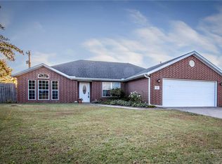 540 Beca Ln, Prairie Grove, AR 72753