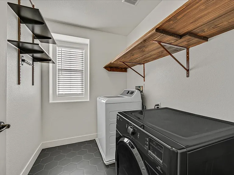 7912 Ivy Run St — Photo 23