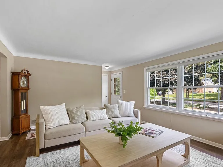 303 Wallinwood Ave NE — Photo 5