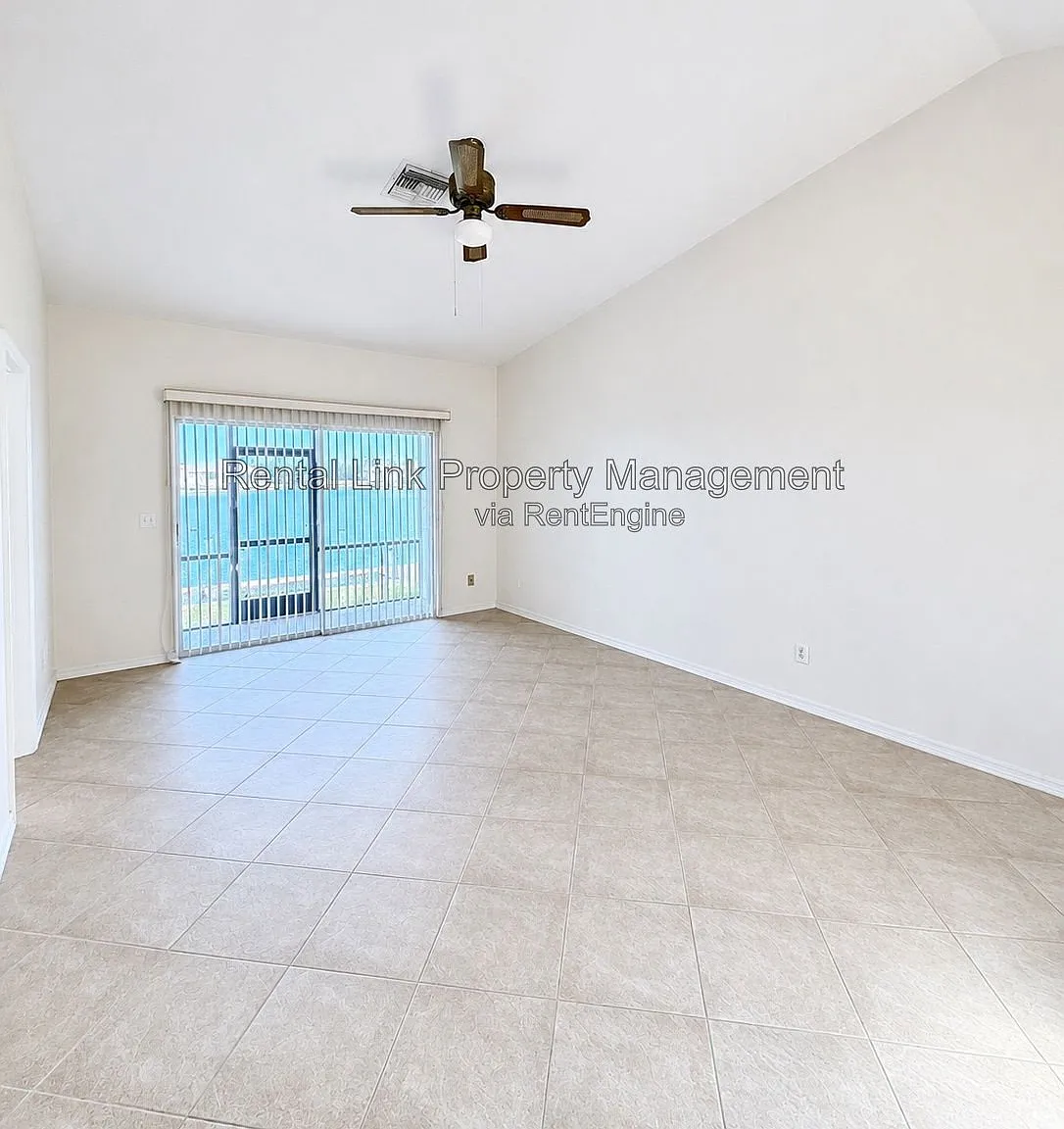 2 bed, 2.0 bath, 1008 sqft, $1,300 — Photo 4
