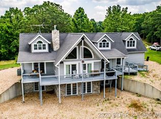 911 Hawkeye Ridge Rd, Macks Creek, MO 65786