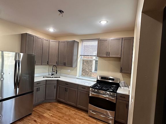 5th image of 7630 S May St #1F