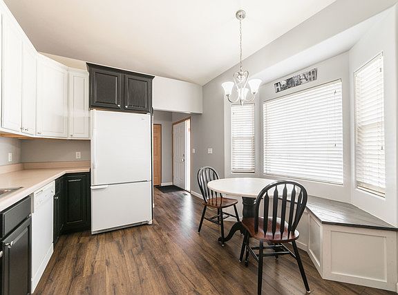 5th image of 632 Hanna Ct