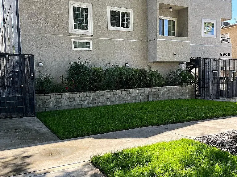 5908 Cedros Ave #6 — Photo 10