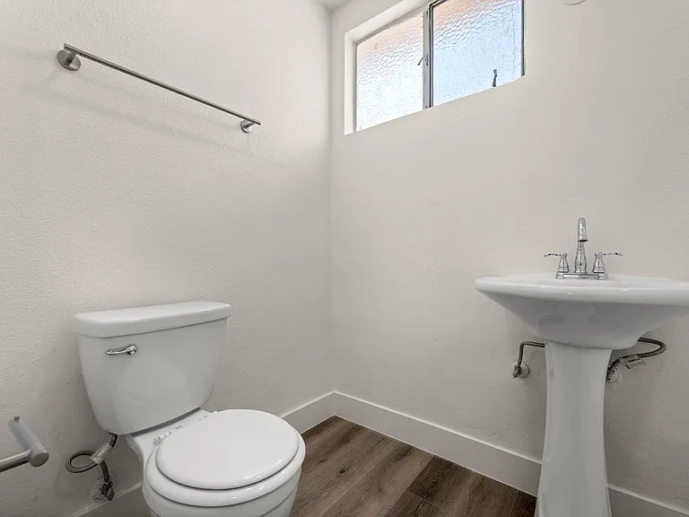 4764 Forman Ave. — Photo 8