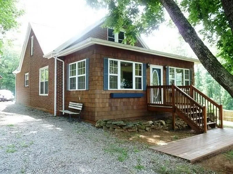 3 bed, 2147 sqft, $2,050 — Photo 4