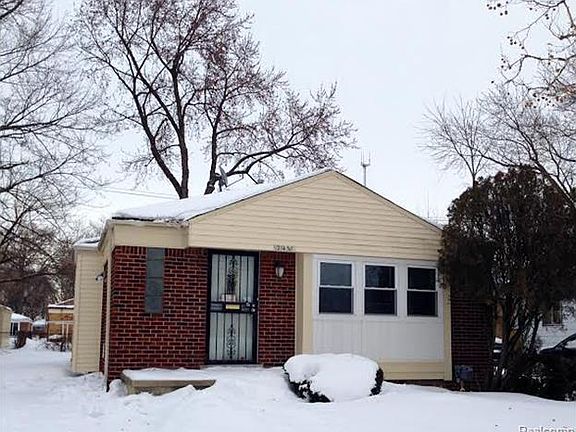 2nd image of 21430 Parklawn St