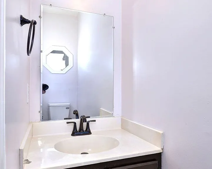 404 Crescent Ct — Photo 8
