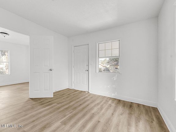 5th image of 2816 Mars Ave