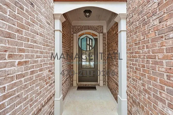3 bed, 2.5 bath, 1949 sqft, $2,699 — Photo 2