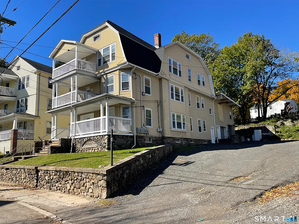 181 Easton Ave #3