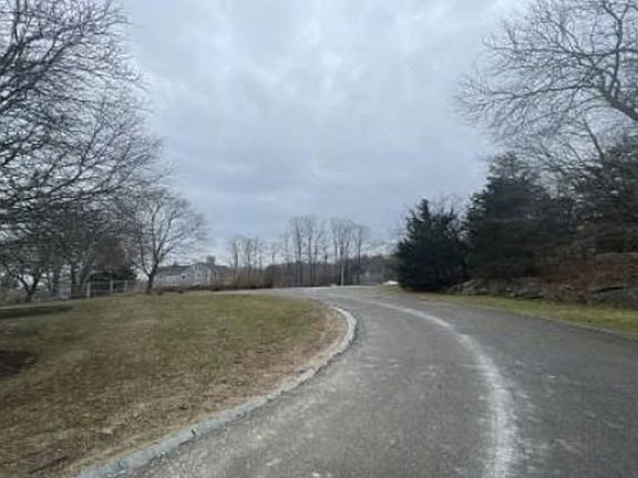 Exterior Neighborhood (street photo)