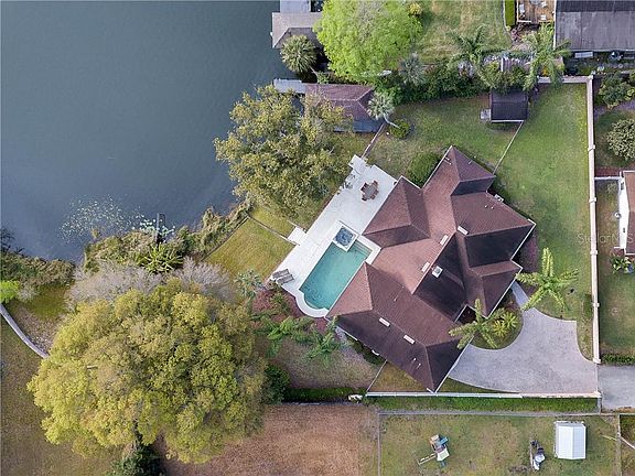 5th image of 978 Las Flores Way