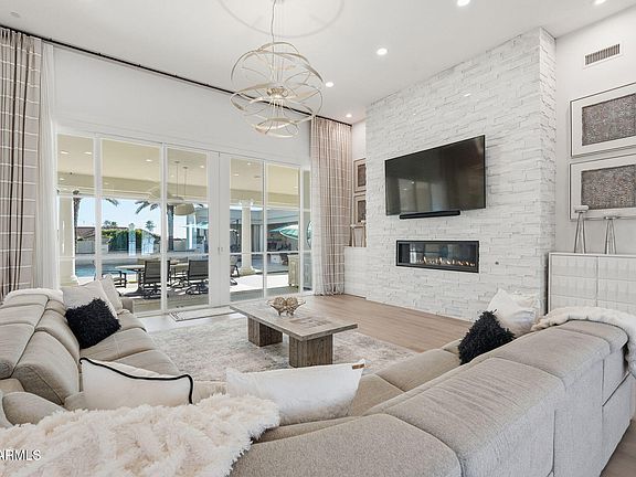 3rd image of 10651 E CACTUS Road