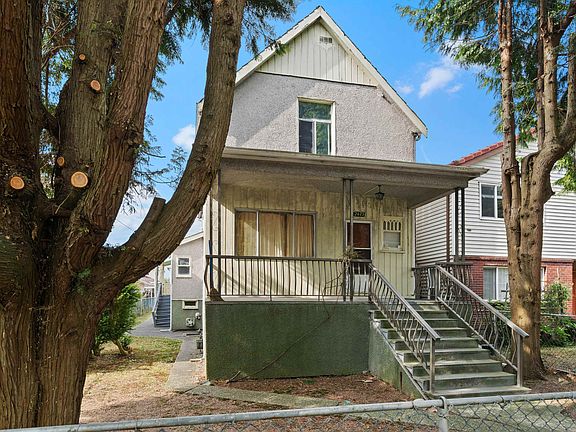 3rd image of 2673 Pandora St