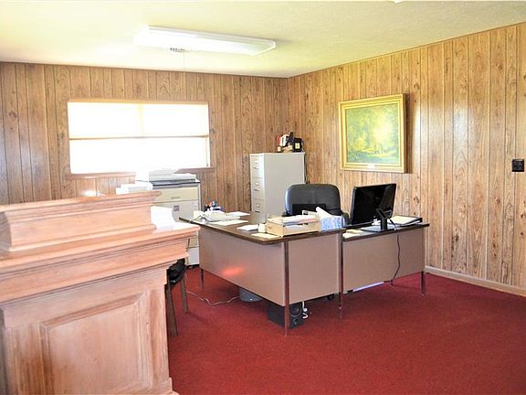 2nd image of 221 E 14th