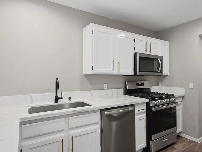 688 Harbor Mist Ave — Photo 3