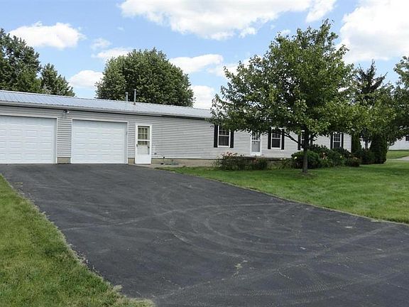 2nd image of 380 Catalpa Ln
