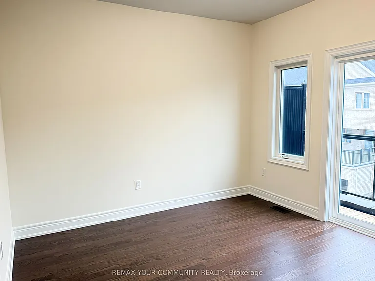 147 Berczy Green Dr — Photo 5