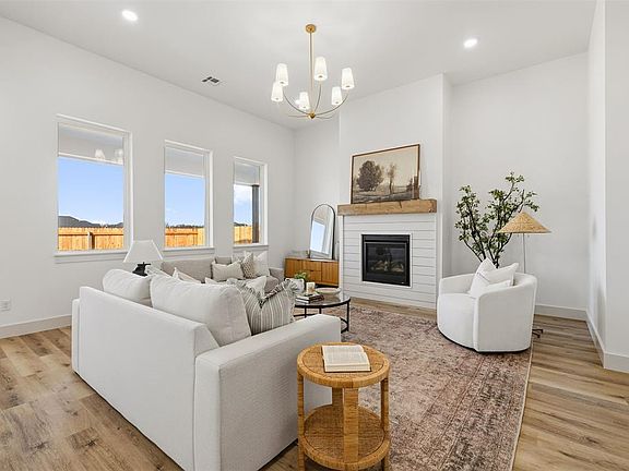 5th image of 16109 Navarra Way