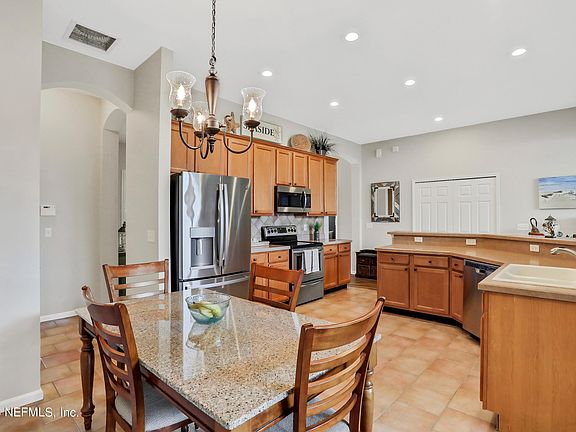 3rd image of 1700 Lochamy Ln