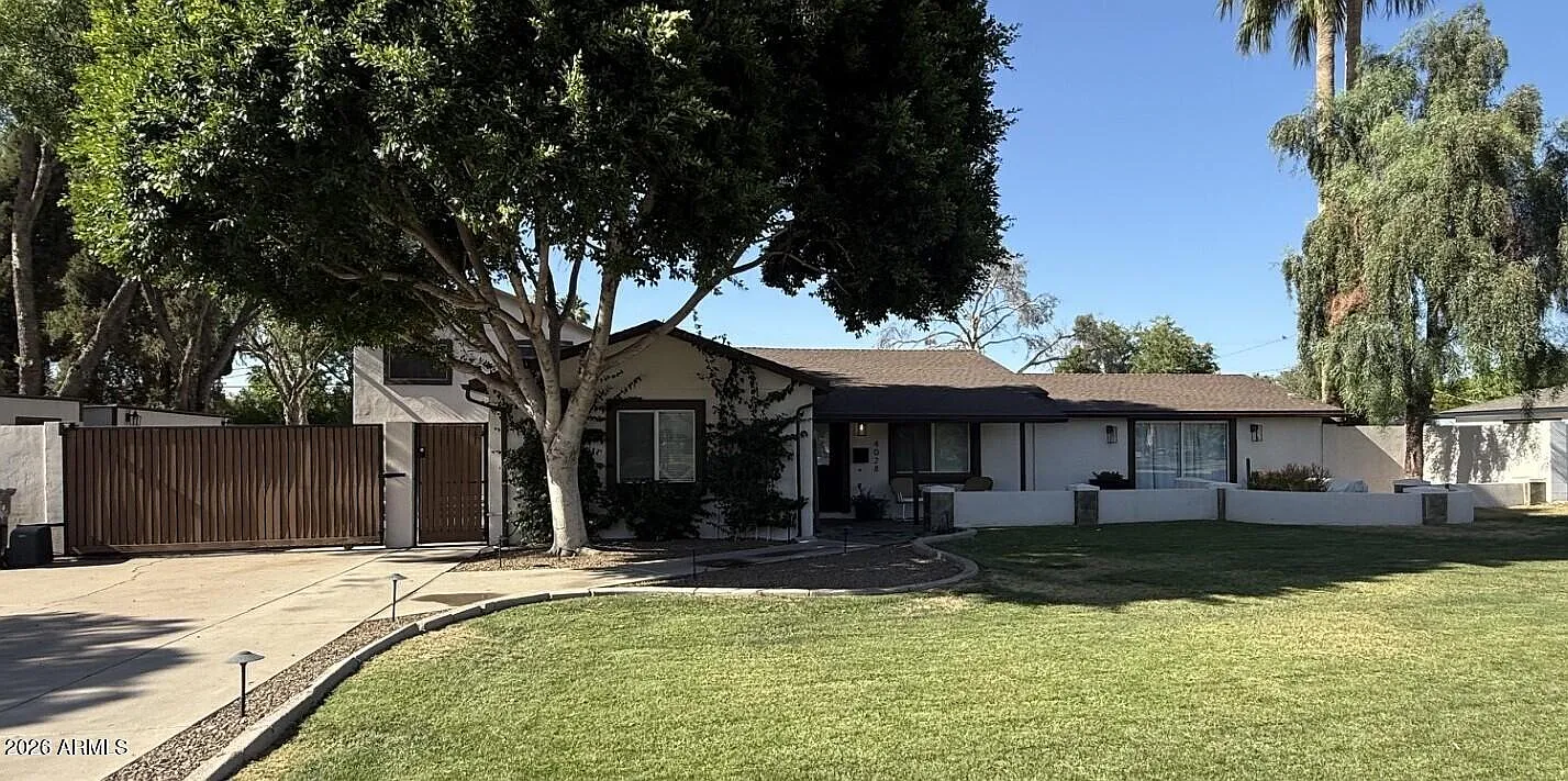 4 bed, 2.0 bath, 2195 sqft, $5,000 — Photo 1