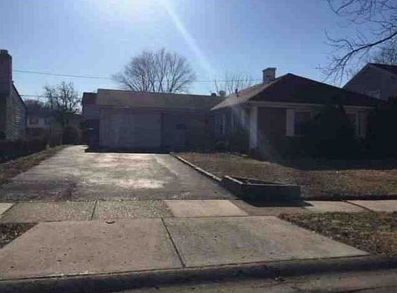 2nd image of 36 Maplewick Ln