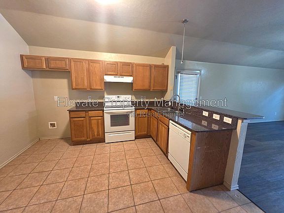 5th image of 912 W Prairie Wind Way