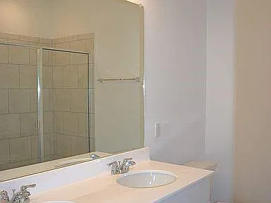 217 English Oak St — Photo 14