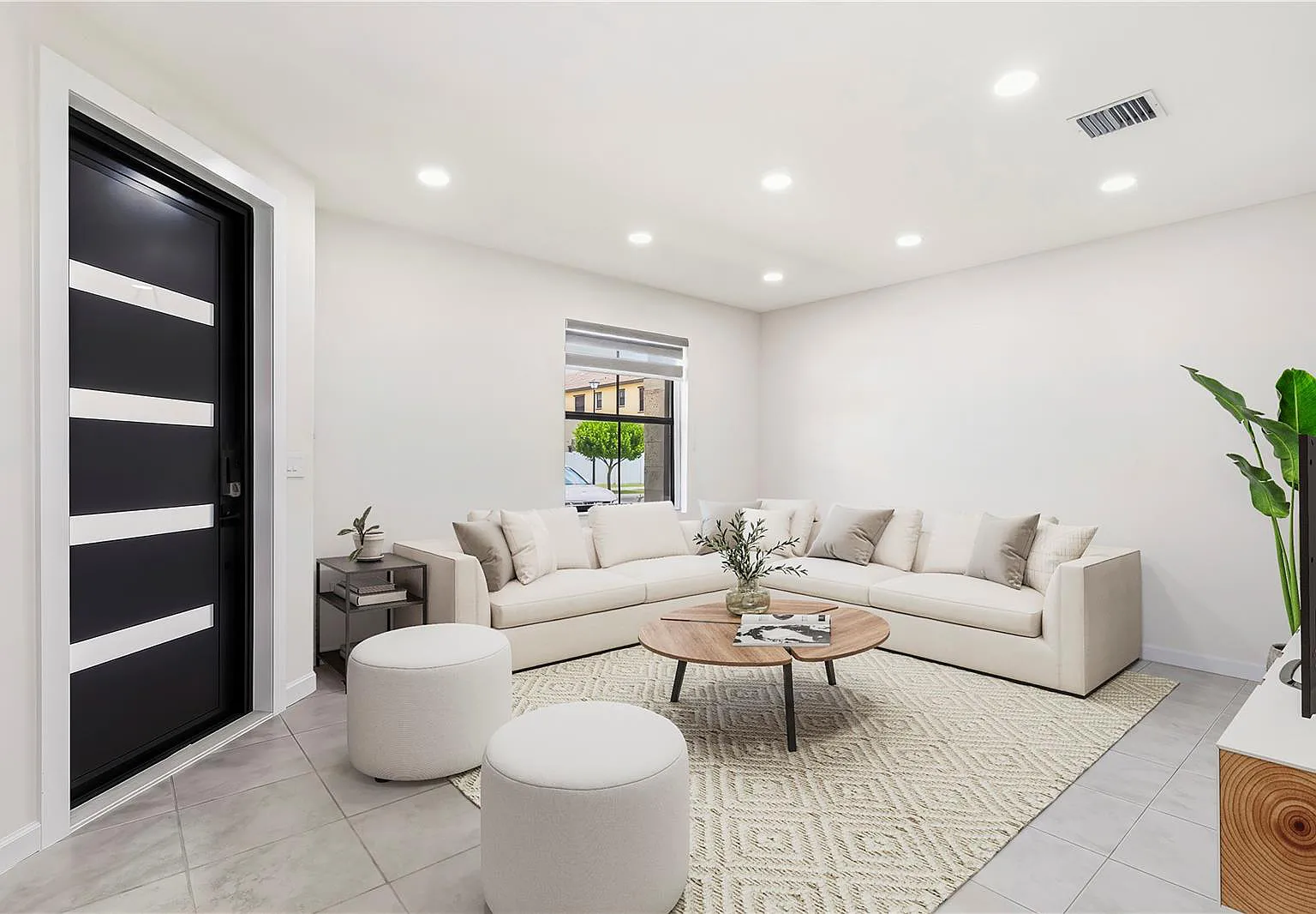 3 bed, 2.5 bath, 1840 sqft, $3,100 — Photo 2